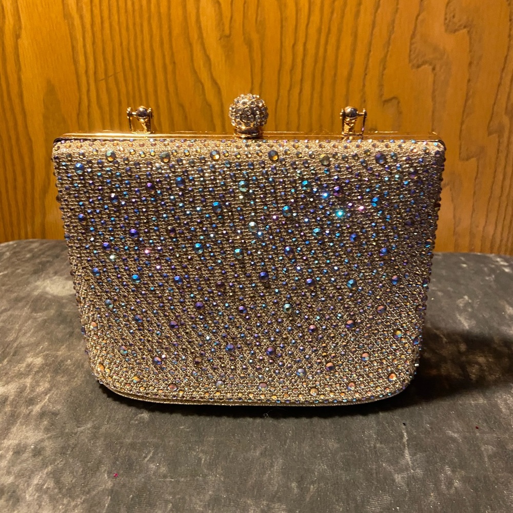 Embellish purse